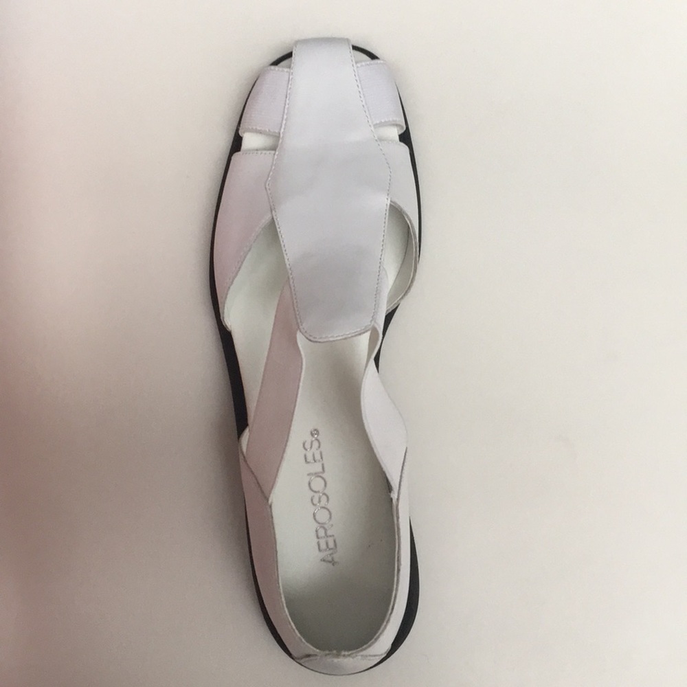 NWT Aerosoles. Comfy and clean look.